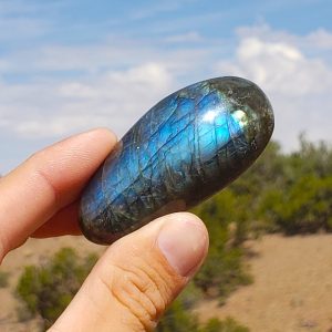 Labradorite Palmstone - Madagascar - 65.4 grams